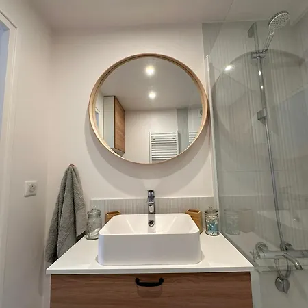 *exceptional Family * Center Of Paris* Paris