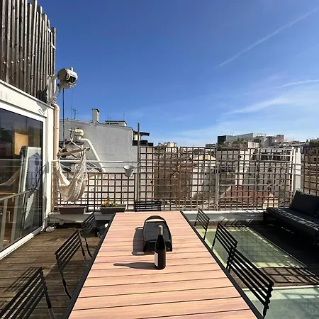 *exceptional Family * Center Of Paris* *