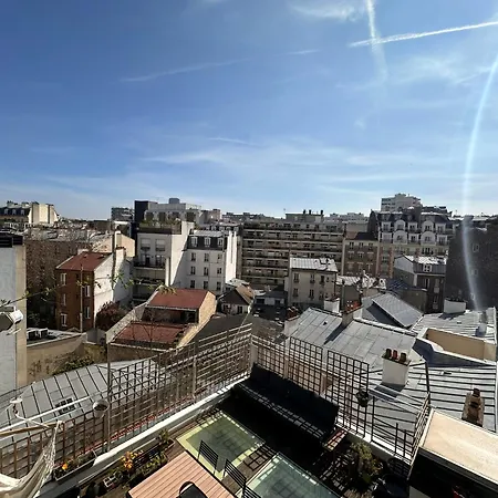 *exceptional Family * Center Of Paris* *